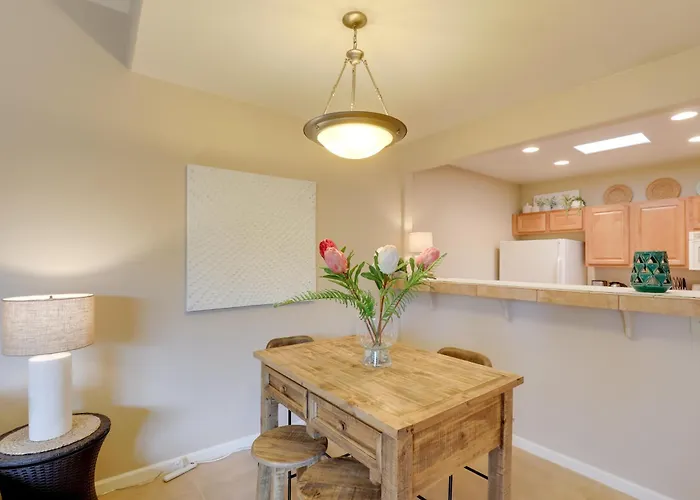 Holiday home Townhome: 11 Mi To Dtwn - Long-term Stays!