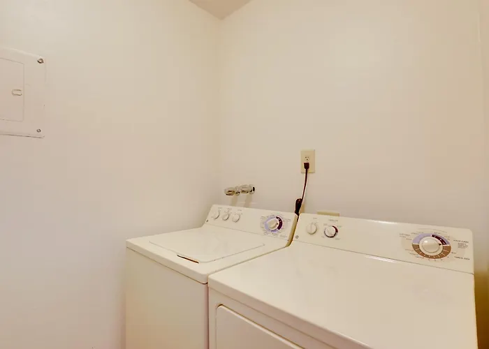 Townhome: 11 Mi To Dtwn - Long-term Stays! Tucson