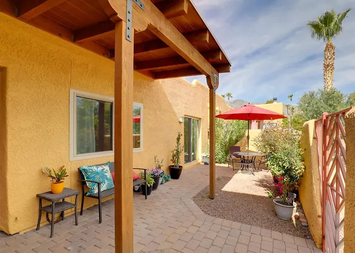 Holiday home Townhome: 11 Mi To Dtwn - Long-term Stays!