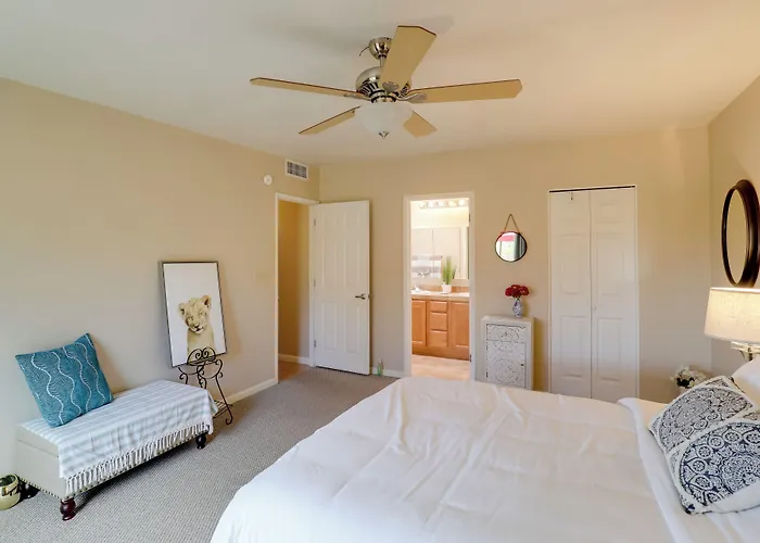 Holiday home Townhome: 11 Mi To Dtwn - Long-term Stays! Tucson