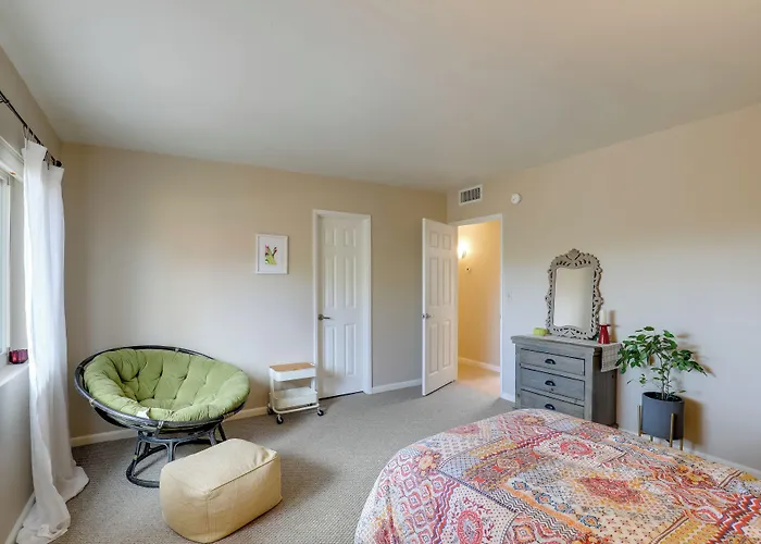 Townhome: 11 Mi To Dtwn - Long-term Stays! Holiday home *