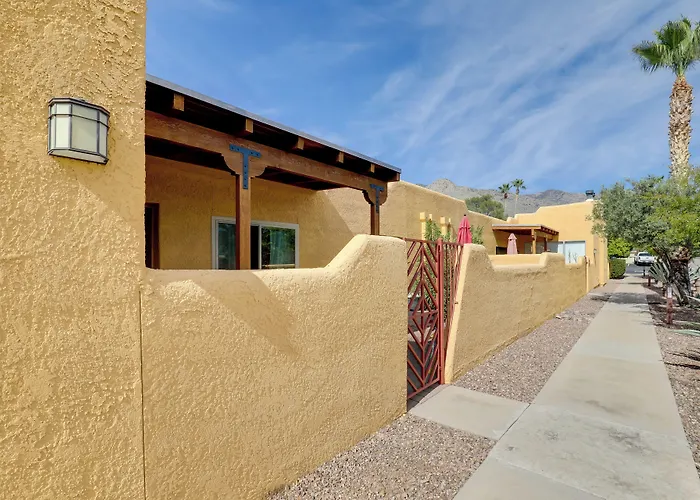 Townhome: 11 Mi To Dtwn - Long-term Stays! Holiday home *