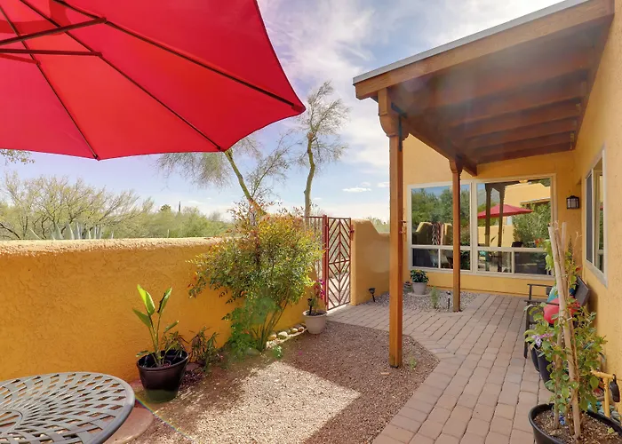 Holiday home Townhome: 11 Mi To Dtwn - Long-term Stays! *
