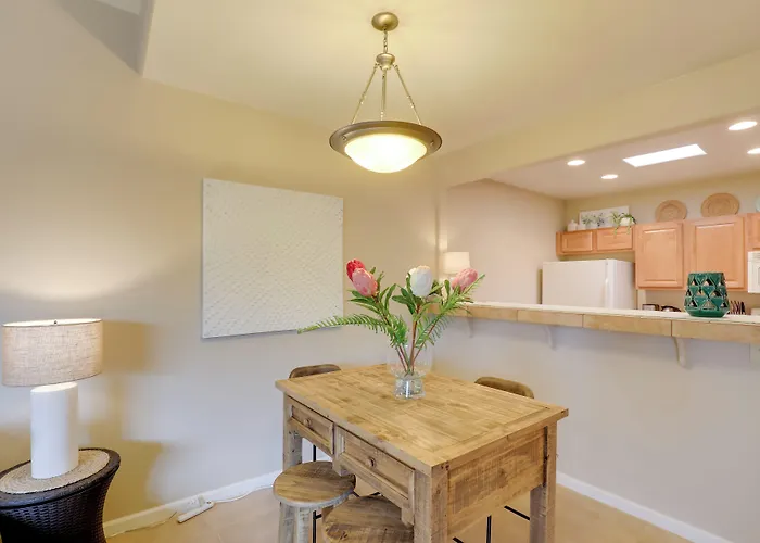 Townhome: 11 Mi To Dtwn - Long-term Stays!