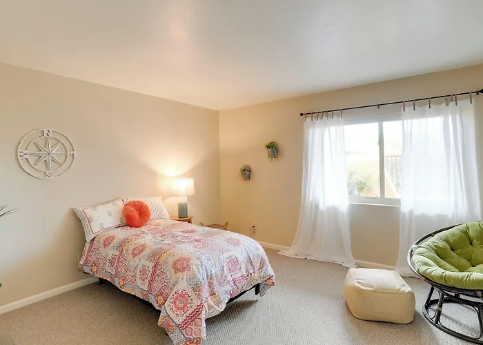 Townhome: 11 Mi To Dtwn - Long-term Stays!